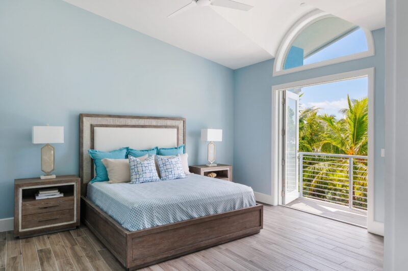 Guest bedroom at 7 Gables