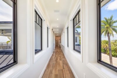 Indoor walkway with view at Lighthouse