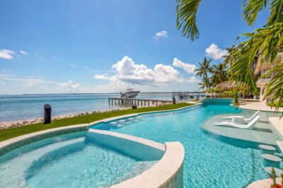 Pool swim up bar at Lighthouse