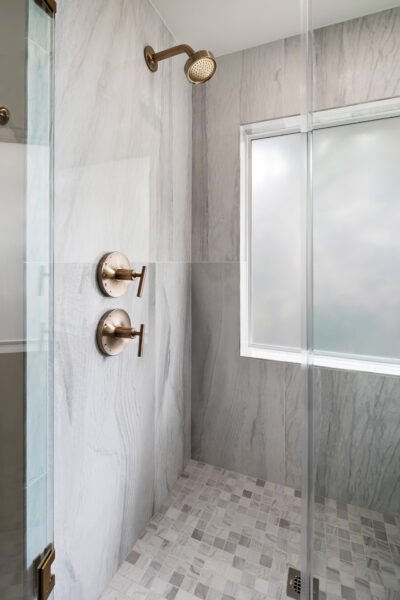 Guest Bathroom 1 at Summerland Serenity